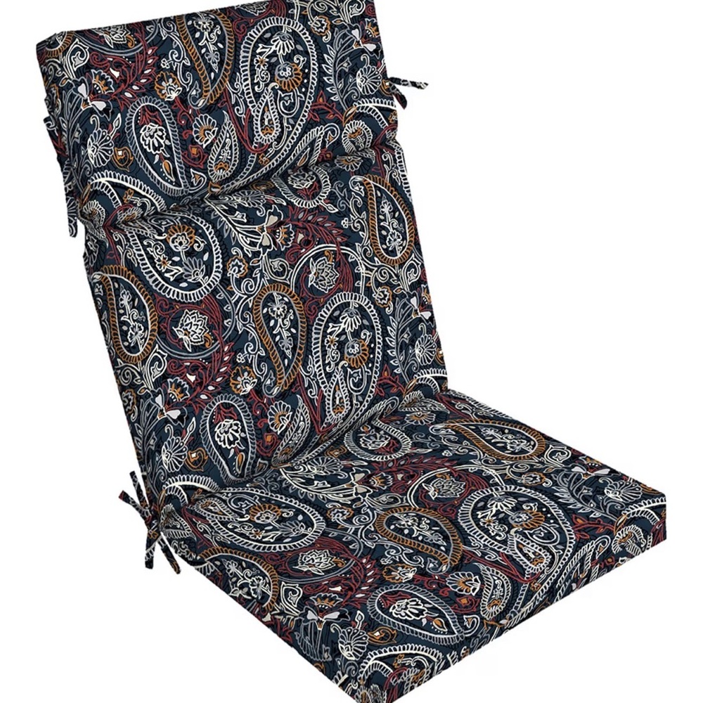 Ardene Paisley Outdoor Seat Cushion in Navy, White & Rust 20x21